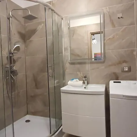 Alezzy Apartament Prima Linie La Mare * Нэводари