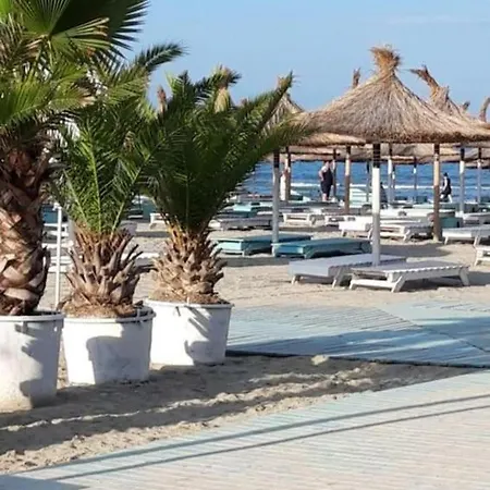 Alezzy Apartament Prima Linie La Mare Апартаменты Нэводари