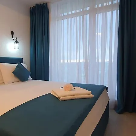 Alezzy Apartament Prima Linie La Mare * Нэводари
