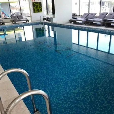 Daire Alezzy Apartament Prima Linie La Mare